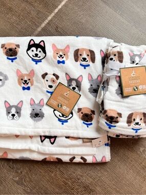 Deborah Connolly dog print bath towel and 2 piece hand towel set NWT